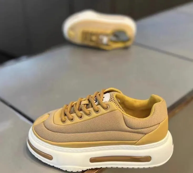Designer Men Mesh Chaussures respirantes Mesh Sport Chaussures Fashion Men Men Plateforme Sneakers Spring Automne Lace-Up Outdoor Party Tennis Wa