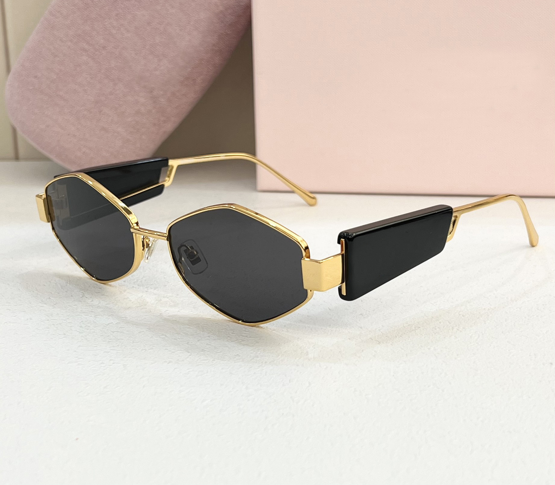 Geometric Metal Sunglasses Gold Black/Dark Gray Lens Women Men Shades Lunettes de Soleil Vintage Glasses Occhiali da sole UV400 Eyewear Q260608