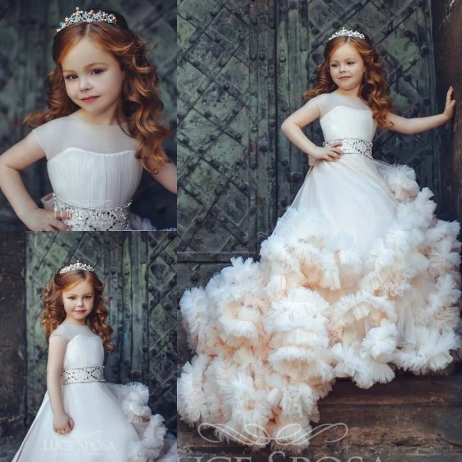 Nouvelle arrivée robes de fille de fleurs à volants Ocn spécial pour les mariages plissés pour enfants concours robes de bal