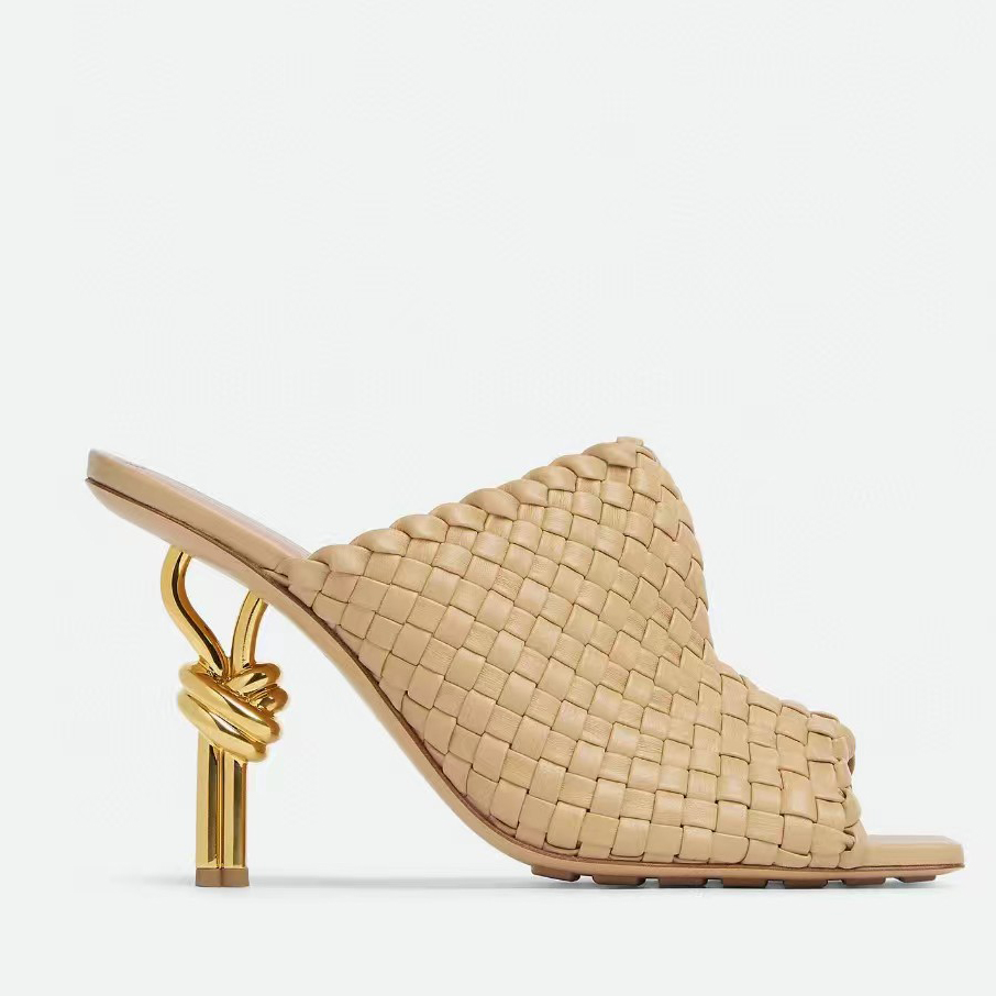 The best brand slippers Woven genuine leather casual irregular heels women luxurious designer sandals fashionable square toe caps slipper