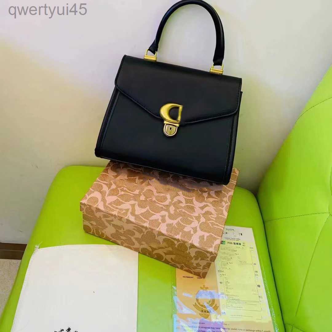 2022 Nouveau Automne Hiver Sac fourre-tout en peluche Designer Femmes Sacs à main de luxe en fausse fourrure Épaule Sacs à bandoulière Mode Petit