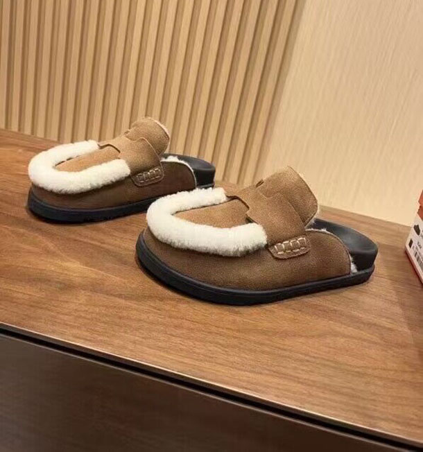 2024s Femmes Casual Mocassins Go Mule Pantoufles Semelles en caoutchouc en daim et fourrure Appartements Designers classiques Pantoufles en peluc