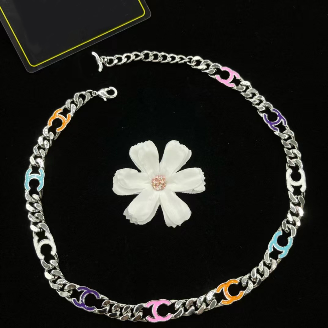 Pendant Necklaces Chokers New fashion Chokers Necklace Womens exquisite simple designer necklace gift jewelry in gold and silver gift AA