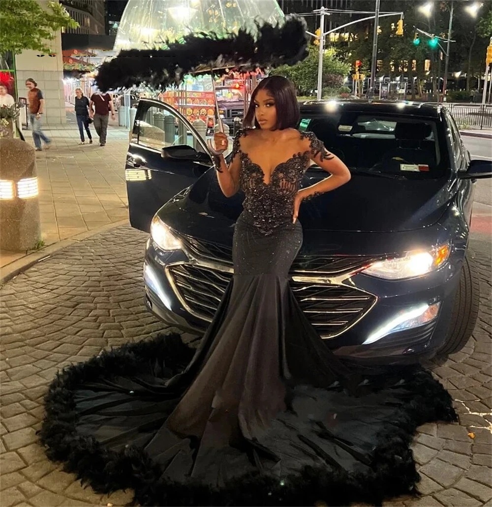 Feathers Sexy Rainstones de bal robes filles noires Femmes 2024 Sirène élégante pour fête d'anniversaire Voir à travers les robes
