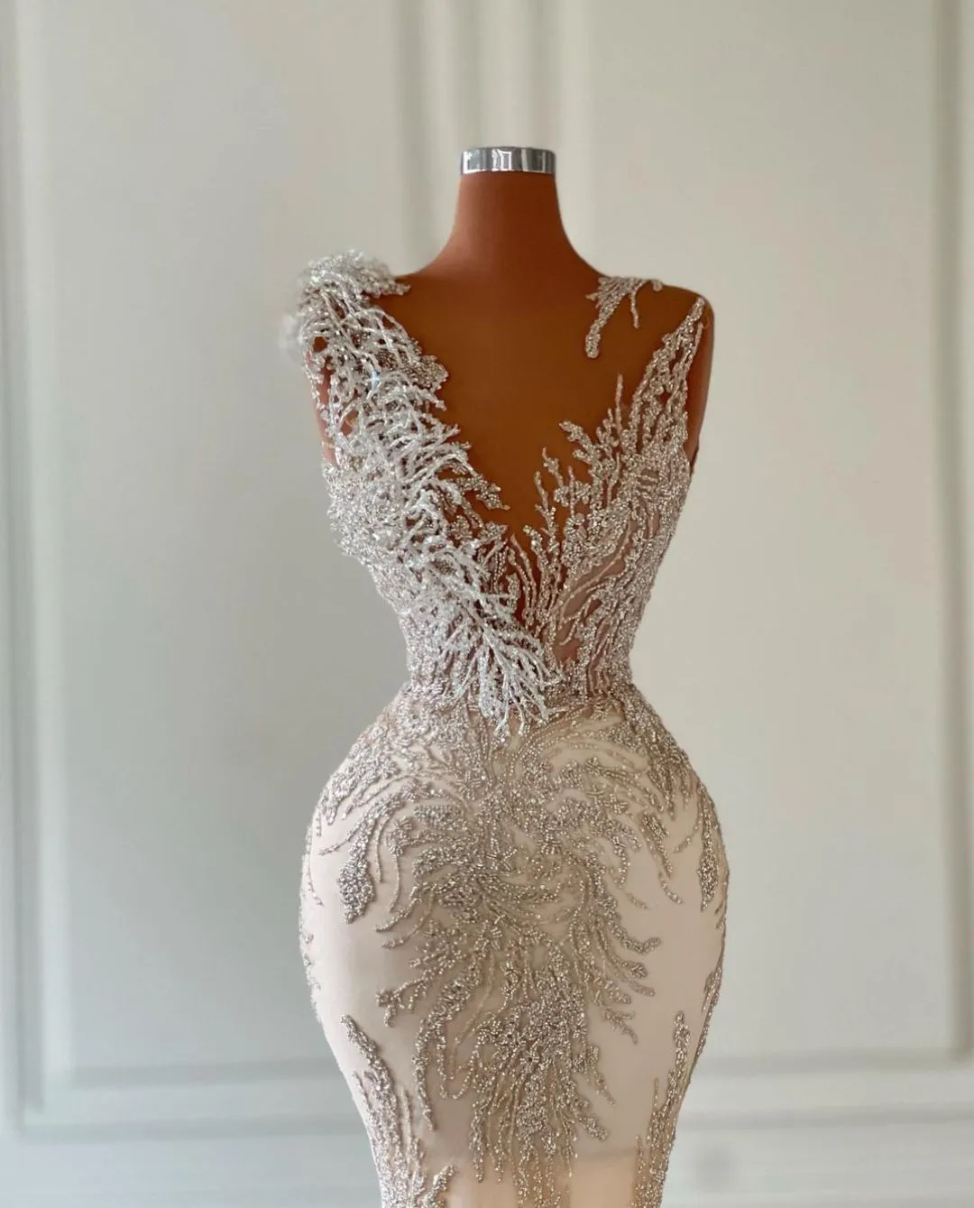 Elegant Mermaid Prom Dresses Sleeveless V Neck Straps Appliques Sequins Beaded 3D Lace Floor Length Zipper Stylish Evening Dress Bridal Gowns Plus Size Custom Made