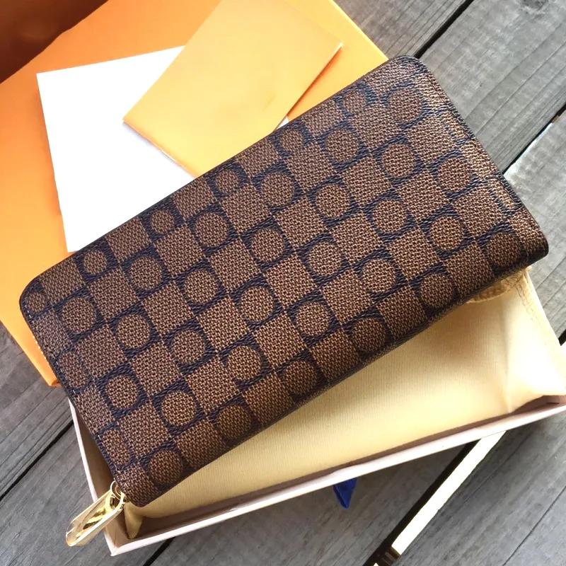 Designer Brown Fragmented Rose Victoria Wallet Luxury Coin Wallet Card Seat Keychain Men's and Women's Key Bag Card Seat Small Wallet-image-954058611