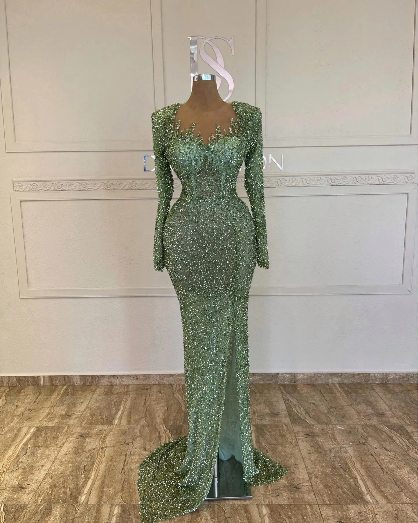 Sexy Green Mermaid Evening Dresses Sequins Crystal Long Sleeves Formal Party Prom Dress Pleats Dresses for special occasion