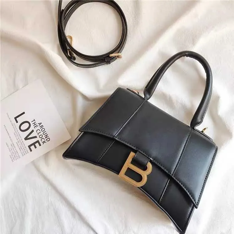 Physical item with new crocodile pattern hourglass bag Mini versatile leather carrying one shoulder diagonal cross small square for women 5548