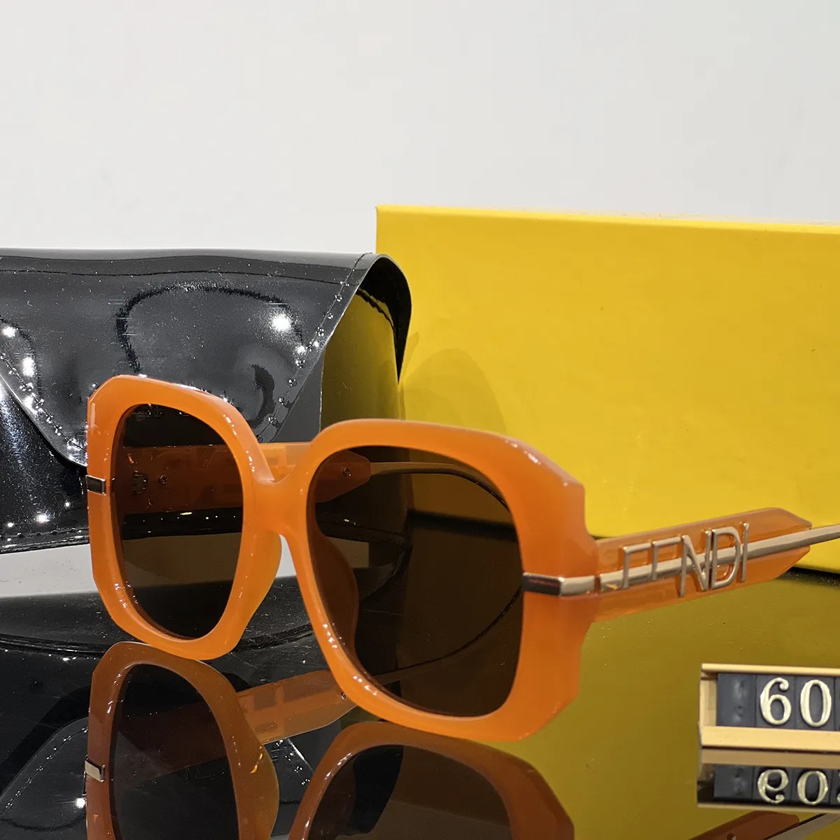 Designers sunglasses Letter leg sunglasses for Men Women Brand Sun Glasses Resin Frame Driving Fishing UV protection Sunnies with Original Box-image-958240921