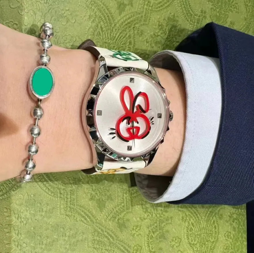 Nouveau designer Montre lapin femmes mode mouvement à quartz montres carré femmes or argent montres Montre de Luxe 38mm