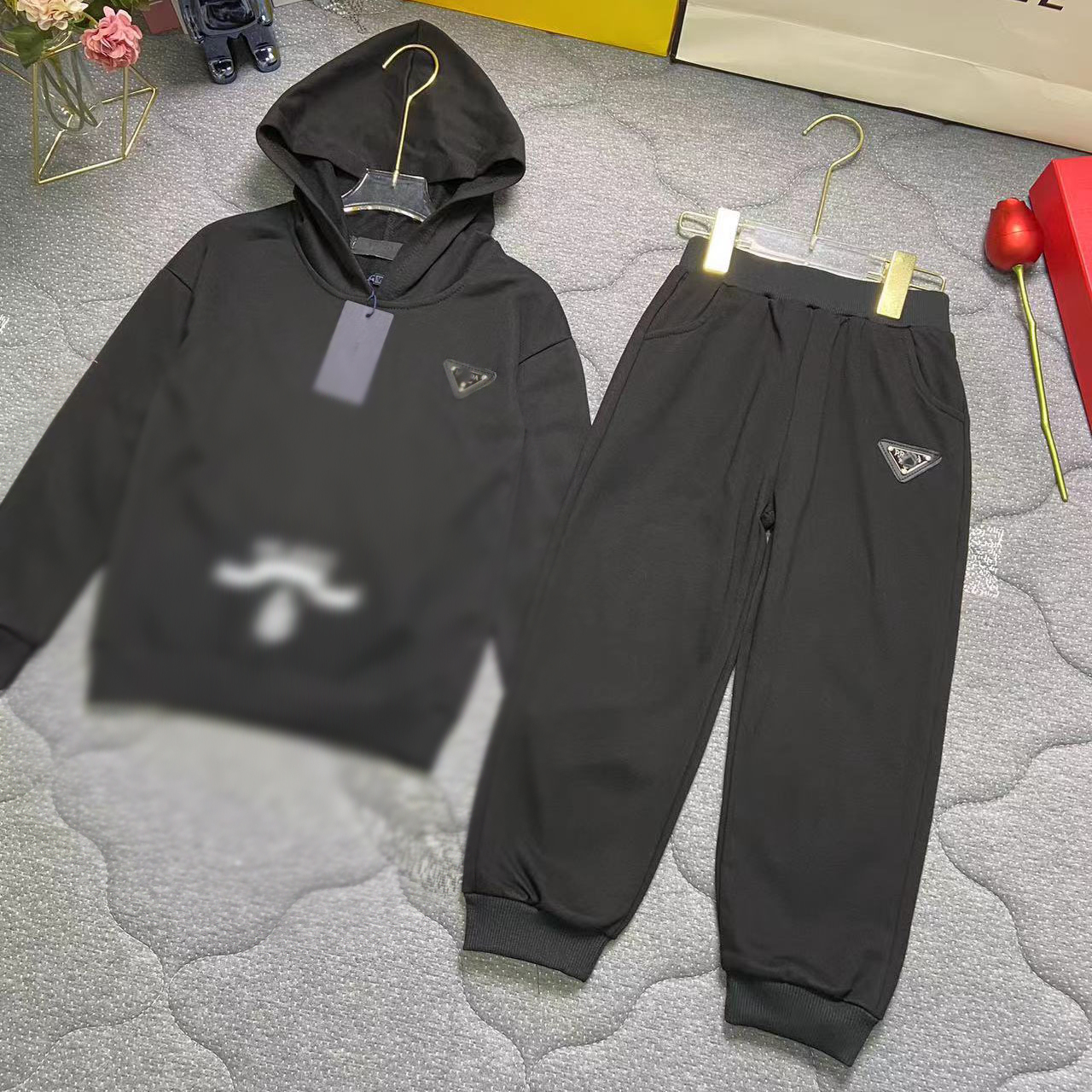 Clothing Sets Luxury Kids Tracksuits Boys Girls Big Kids Designer Clothes Baby Pullover Hoodies Two Piece Plush Set Children Hooded Sweatershirt