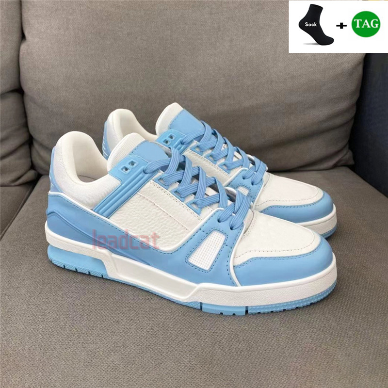 Luxury sneakers designer shoes Logo Embossed Trainer mens black red denim sky blue triple white pink genuine leather fashion men women casual sneake