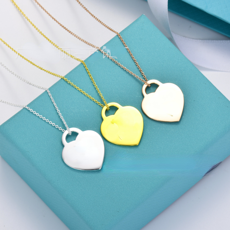 Designer Pendant Necklaces Classic Heart Necklace Female White Copper Plated 18K Gold CNC Steel Printing Ins European and American Love Collarbon-image-976232451