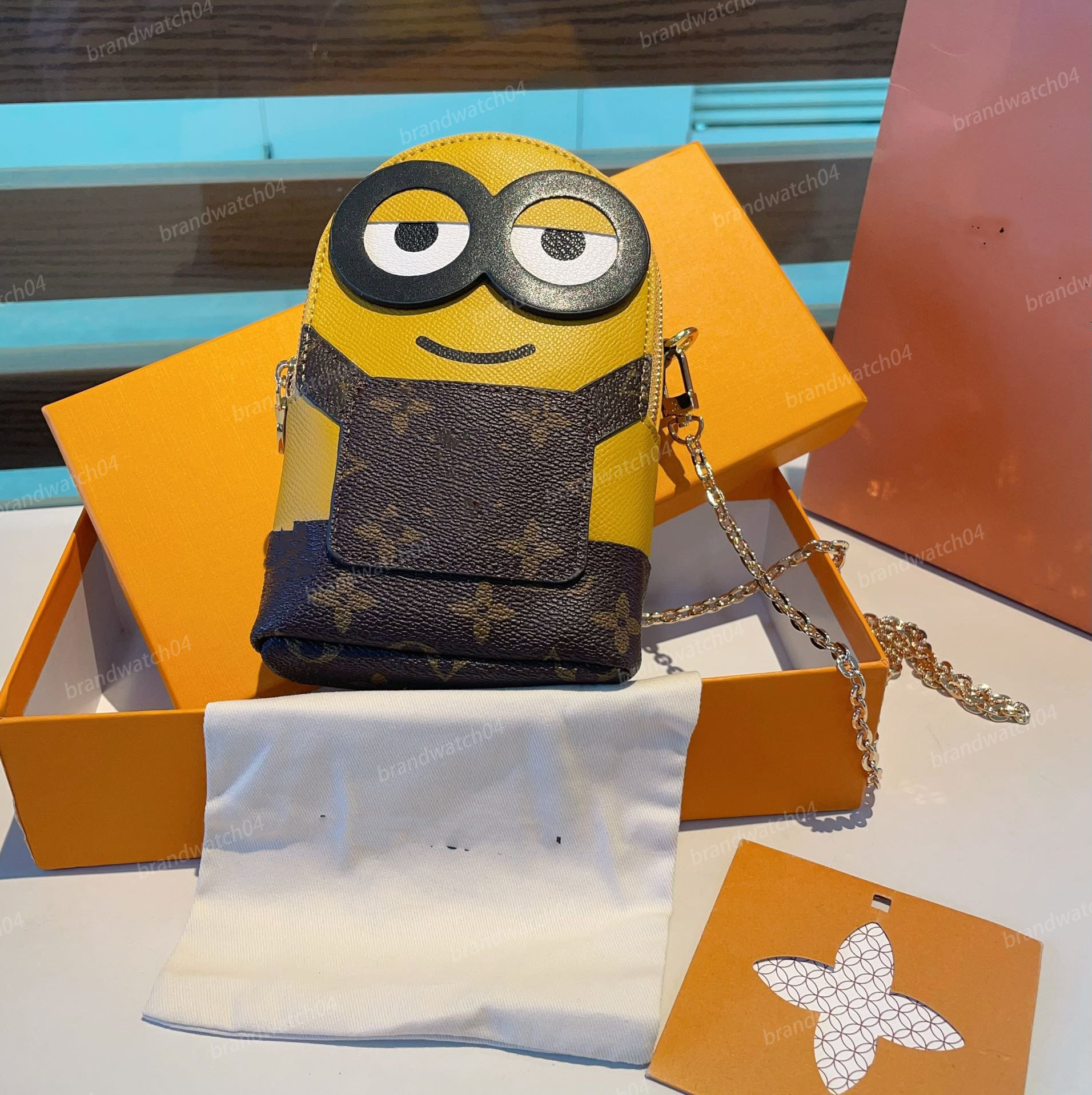 Designer V Coin Purse Mini Minion Chain Crossbody Women Mobile Phone Bag Simple Convenient Fashionable and Elegant