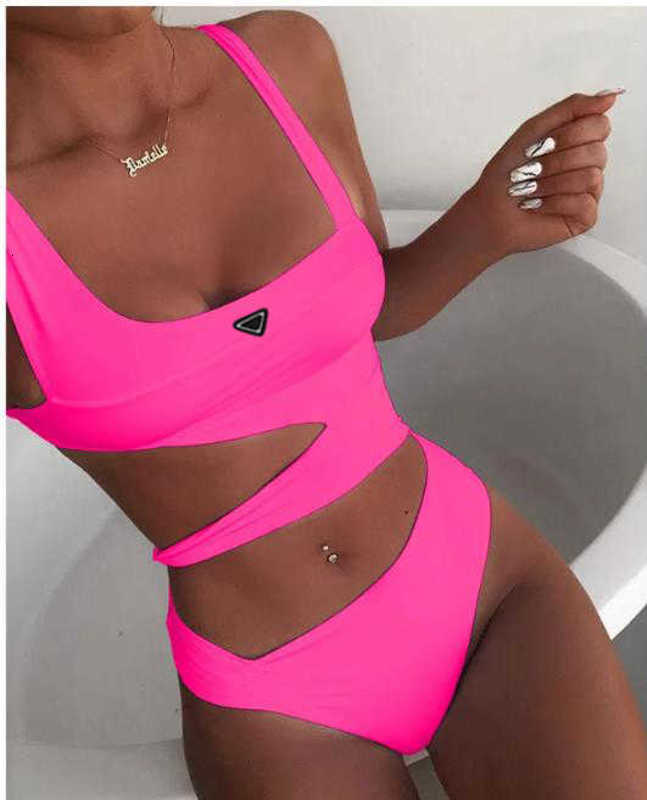 Designer de maillots de bain pour femmes du maillot de maillot de bain blanc sexy les femmes découpent les maillots de bain push up usage de la p