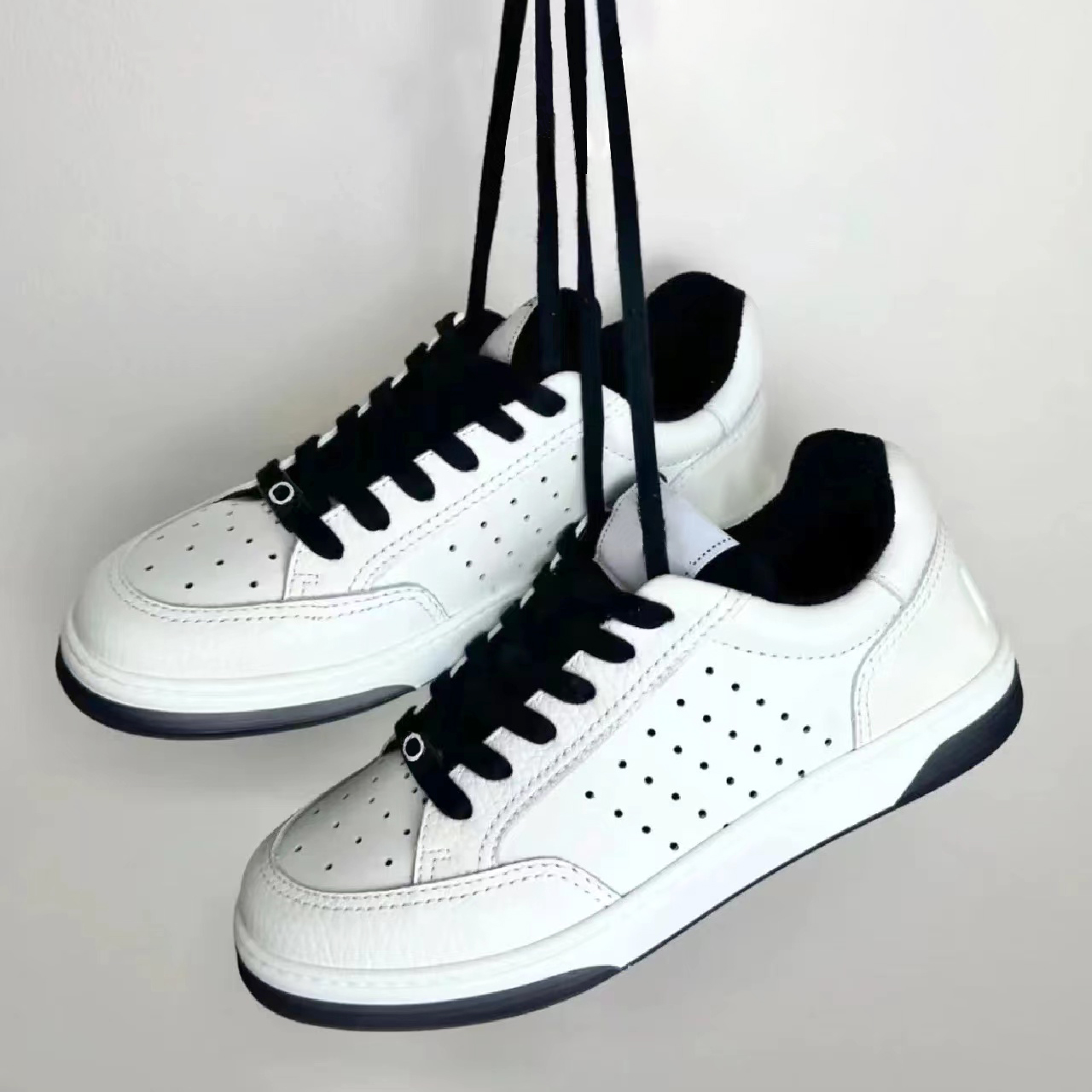 2024 Nouvelles chaussures de basket-ball de basket-ball de mode Summer en cuir authentique chaussure décontractée chaussure extérieure voyage pla