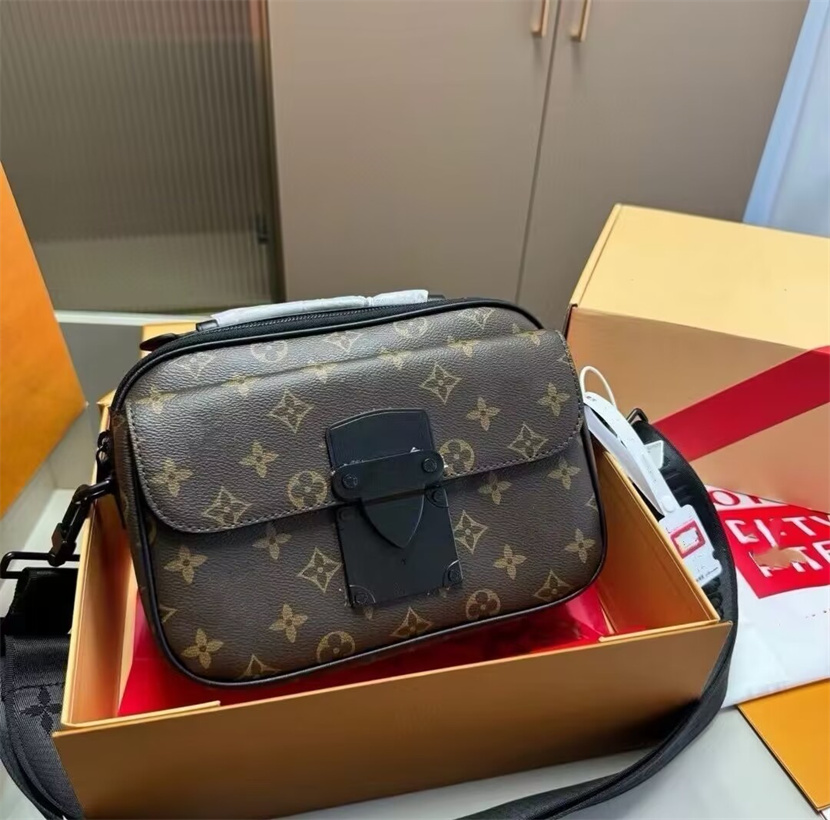 2024 Men shoulder bags designer cross body man messenger bag Satchels satchel fashion handbag Composite mini package backpack-image-976568427
