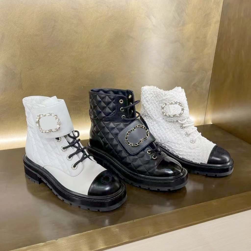 2024 Nouveau style mode décontracté bottes Martin Spring and Fall Robe Shoe Men Designer Généhes en cuir chaussures plates Femmes Outdoor Walk Tr