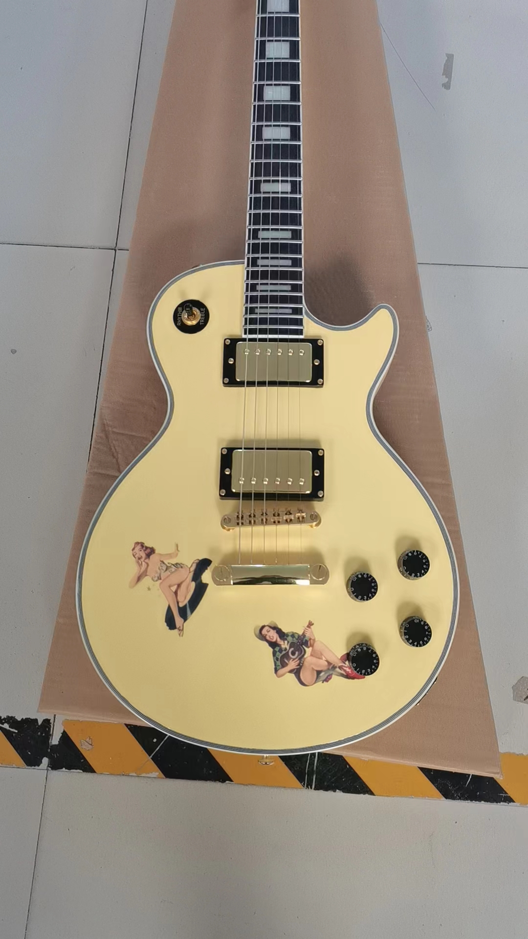 Chaud!Nouvelle guitare électrique Vos Cream personnalisée Livraison gratuite