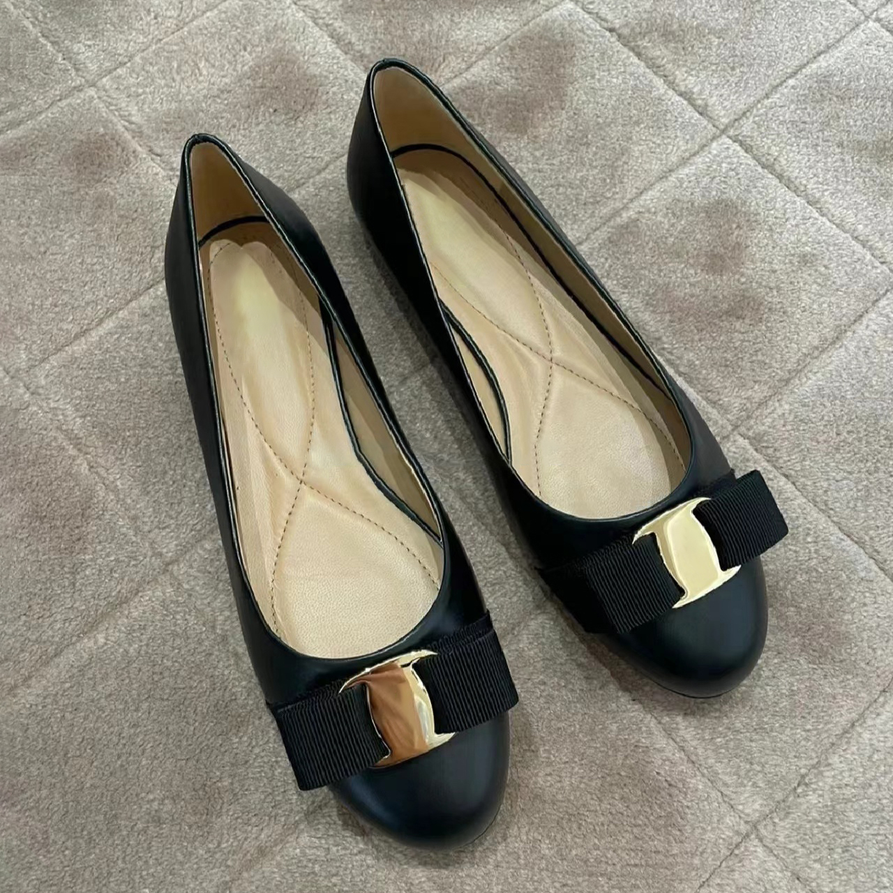 Chaussures robes de mode Nouveau style Sandale Summer Luxury Low Outdoor Chunky Talons Femmes Sexy Ballet Flat Cuir décontracté chaussure Walk Me