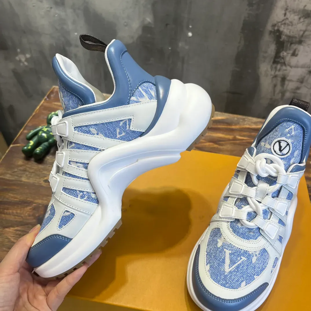 Womens Mens Designer Height Increasing Shoes High Quality Thick Bottom Platform Trainers Grey Color Mesh Lace Up Casual Shoes Outdoor Running Sne-image-977713760