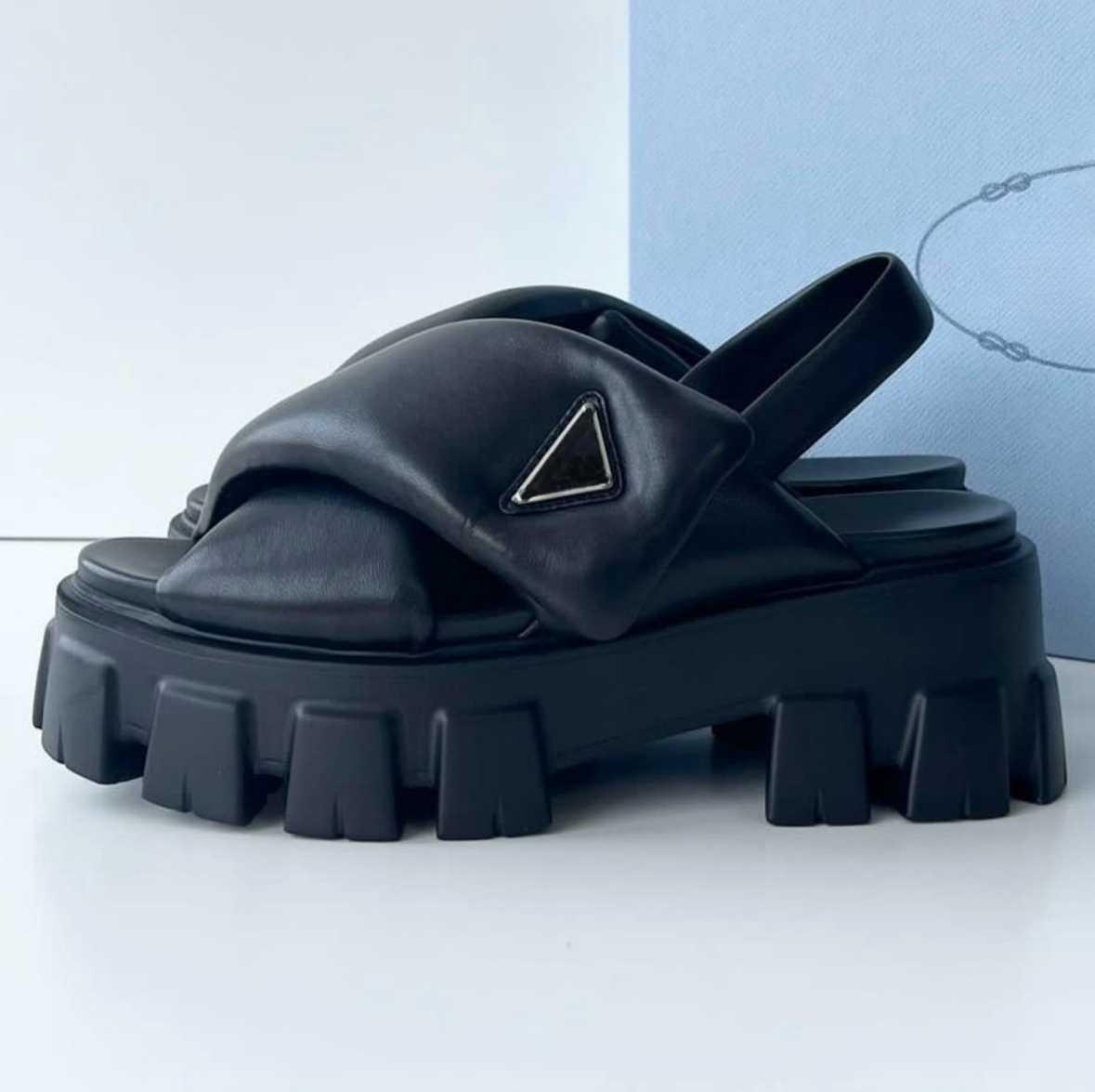 Designer monolith nappa sandale femme pantoufles plate-forme caoutchoute plate-forme de chaussure de chaussure de sandale de piscine toboggans po