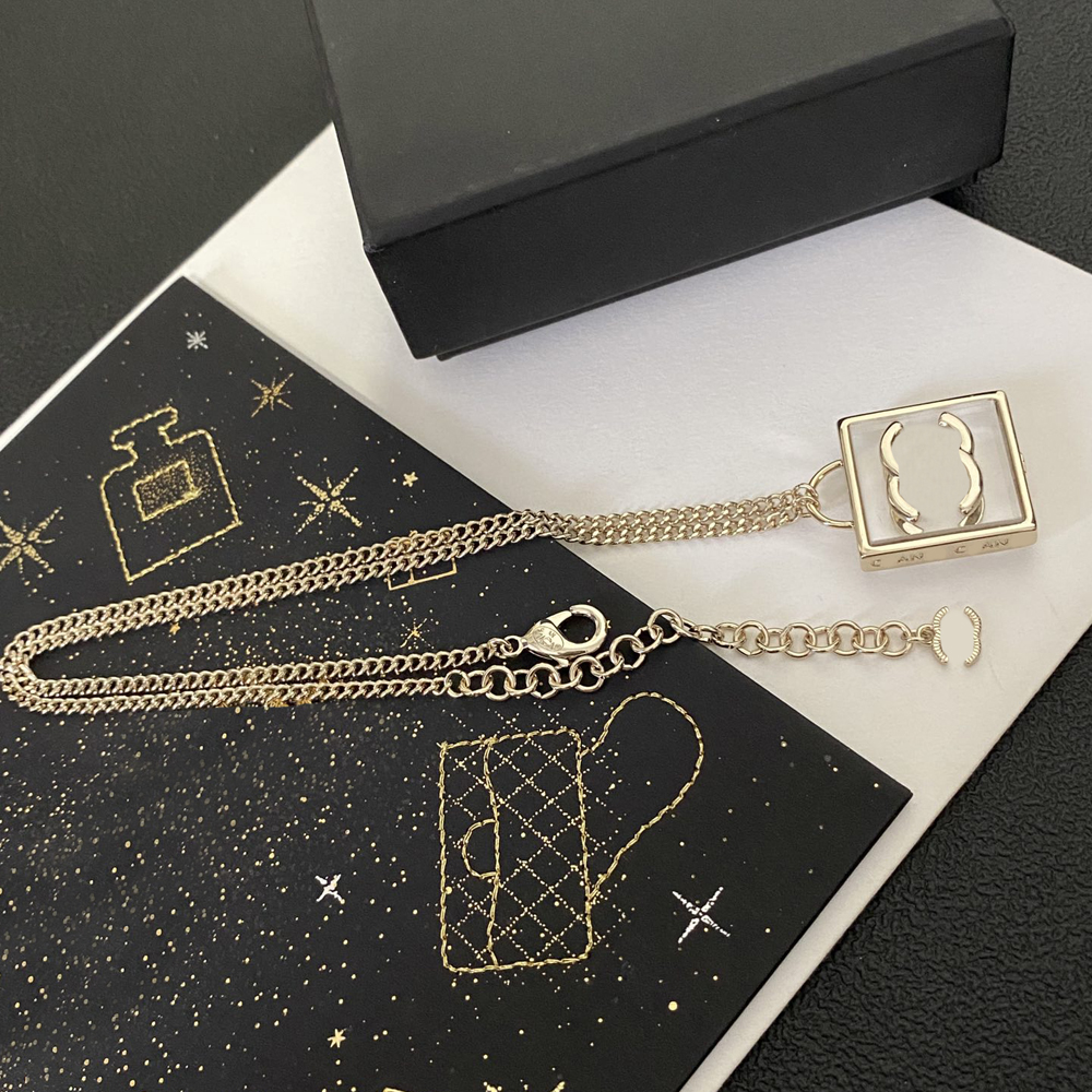 Top Style Luxury Designer Necklace Pendant Necklaces Designers Copper Diamond Letter Brand Men Women Wedding Jewelry High Quality Fashion Accessory