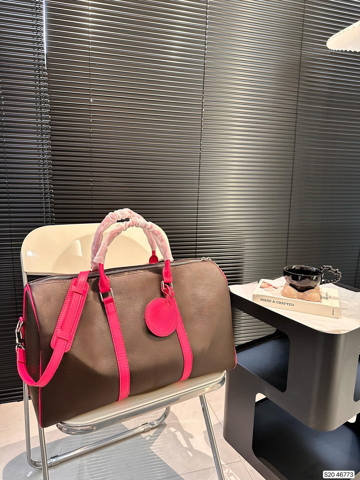 Rood leer en bruine bloem Heren plunjezak voor dames Reistassen Handbagage voor heren Reistas Heren PVC lederen handtassen Grote crossbody bakken
