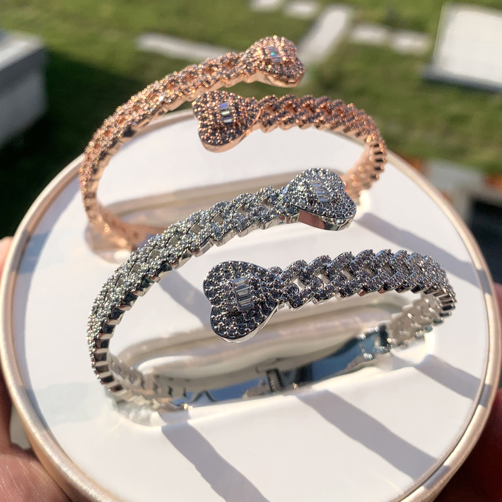 2024 Nouvelle mode Iced Out Bling Women Jewelry Géométrique Round CZ Cuban Tennis Chaîne de coeur Bracelet Bracelet Bracelet