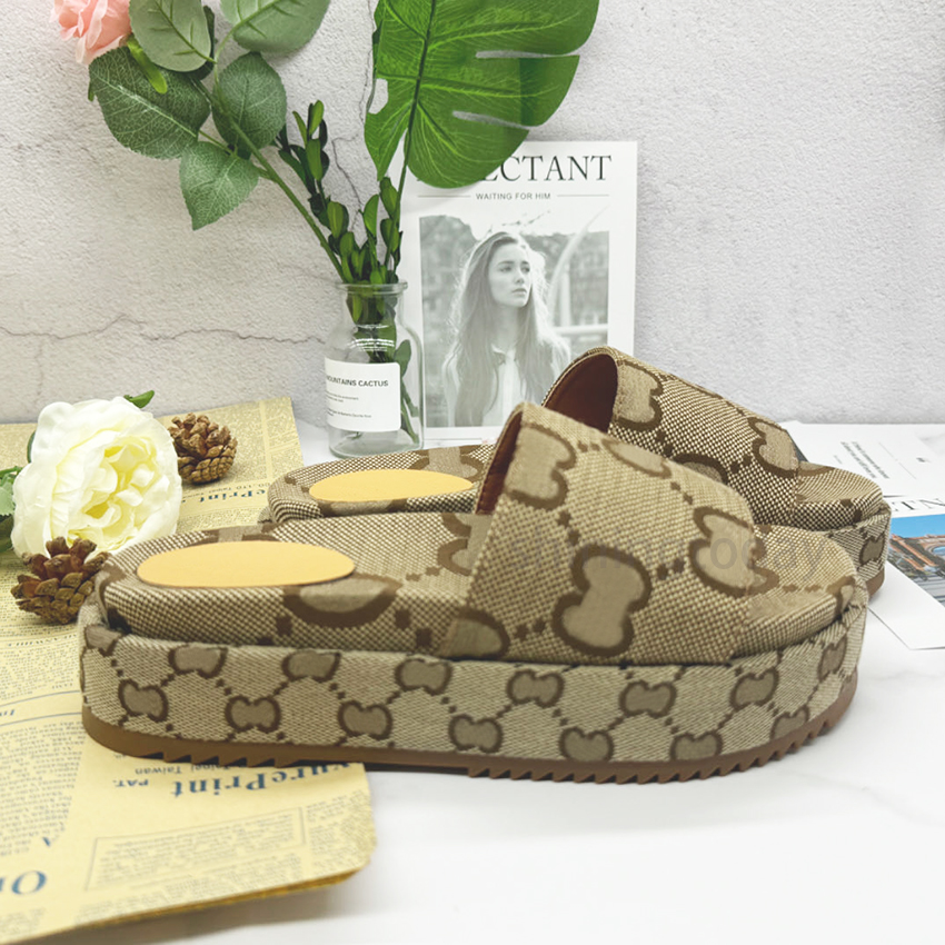 Designer slippers rubber sandals womens summer Flip Flops Luxury Flat Flat Thick Bottom Embroidery Printed Linen High Heel Sandal platform sliders Shoes 