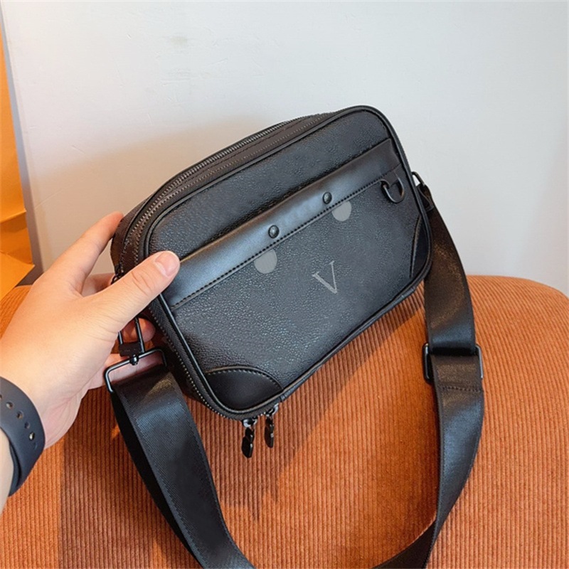 Men Crossbody Camera Bags Mens Emboss Designer Bag Print Floral Cross Body Shoulder Bags Zipper Embroidery Strap 10A-image-979311524