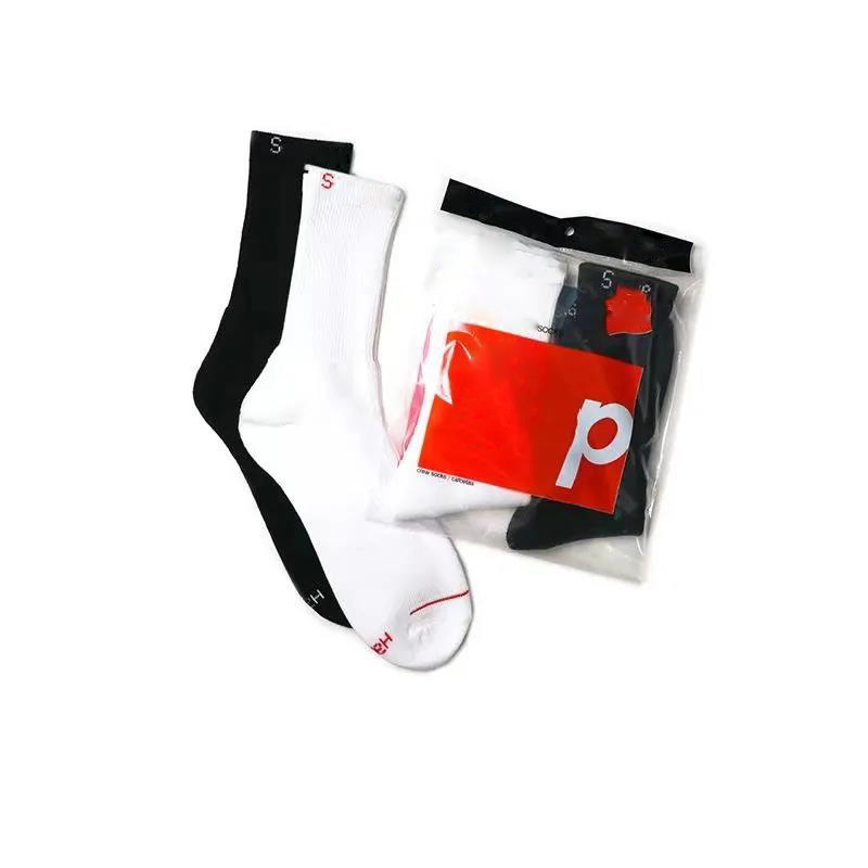 Chaussettes pour hommes designer blancs noirs 2 paires / pack Fashion Casual Cascing Designer chaussettes de créateur en coton respirant avec 3 c