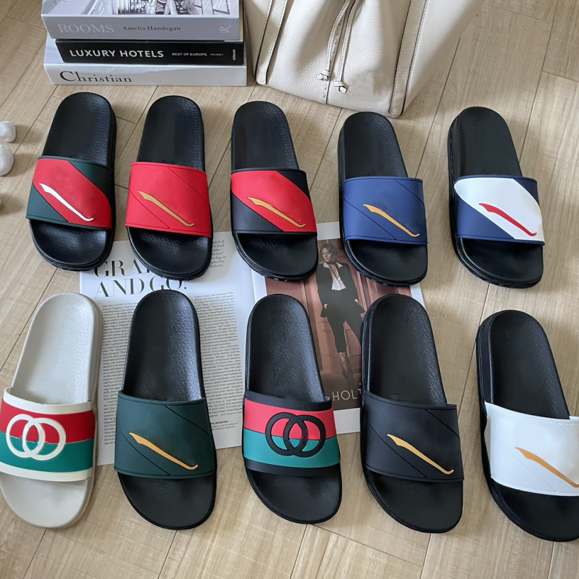 Avec des pantoufles créatrices de boîte pour hommes talons plats pour femmes glissements de mode de luxe de luxe de saignes de grille de grille i
