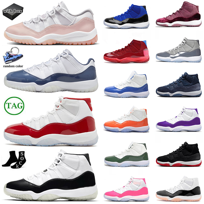 Avec des chaussures de basket-ball de basket-ball à la boîte Box MAN 11