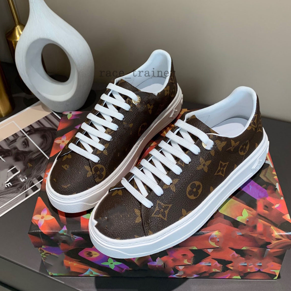 Luxurys Designer Time Out Sneaker Low top Shoes Embossed Silver gold letters men Women Thick Textured Rubber Sole Classic Black and Pink Trainers