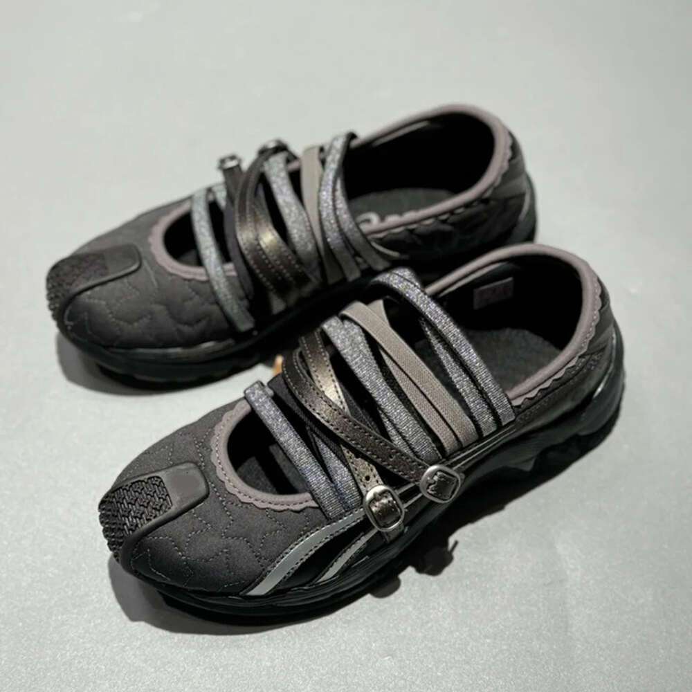 2024 Été Internet rouge Nouveau ballet danse plate fond décontracté célibataire en dentelle creuse Chaussures pour femmes sportives