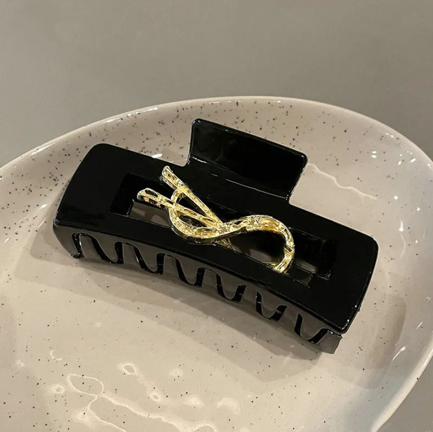 Luxury Letter Hairpins Barrettes Designer Hair Clips Hairgrips for Girls Hairpin Fashion Black White Hair Clip Hair Accessories Shark Grip Jewelr-image-1036128526