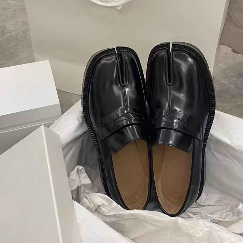 Tabi Classic Splitting toes Lefu Shoes Babouches New Color Classic Luxury Designer Shoes Men and Women Same Genuine Leather Factory Shoes Factory-image-927180360