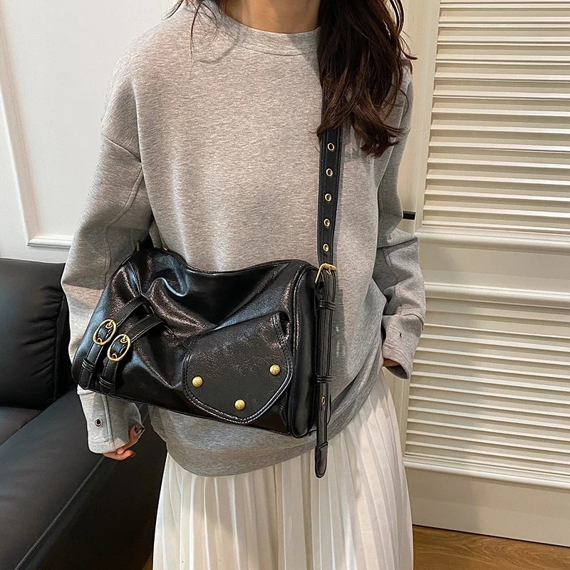 Leater LEFTSIDE Mini PU Cross body Bag for Women Winter Y2K Korean Fasion Soulder Bag andbag and Wallet 241204 M260805