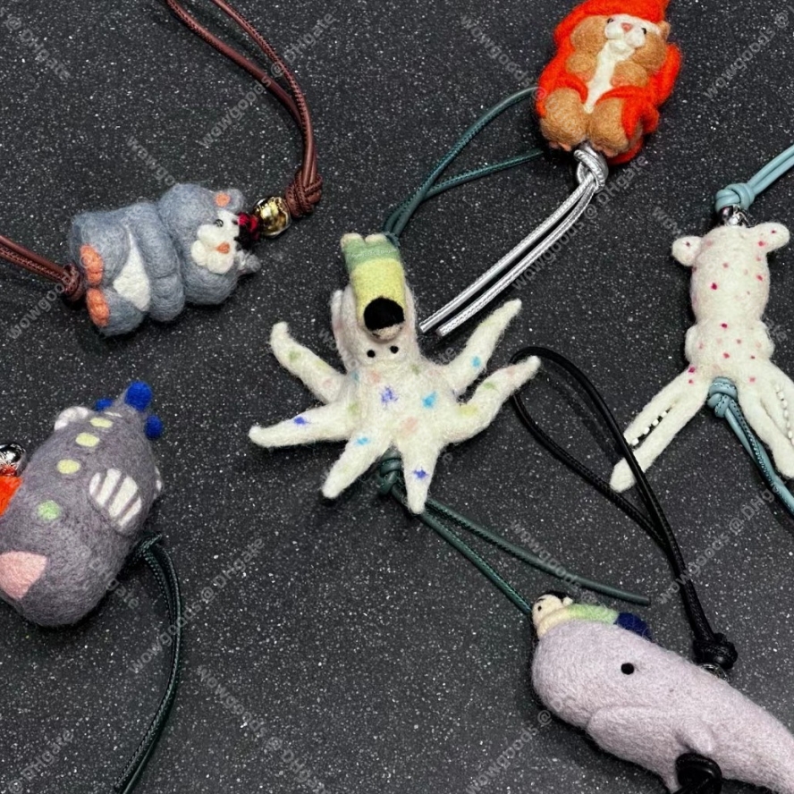 Luxury Bag Charm Designer Bag Decoration Accessories Cute Hamster Octopus Squid Animal Doll Funny Submarine Men Women Car Hanging Keychain Handmade