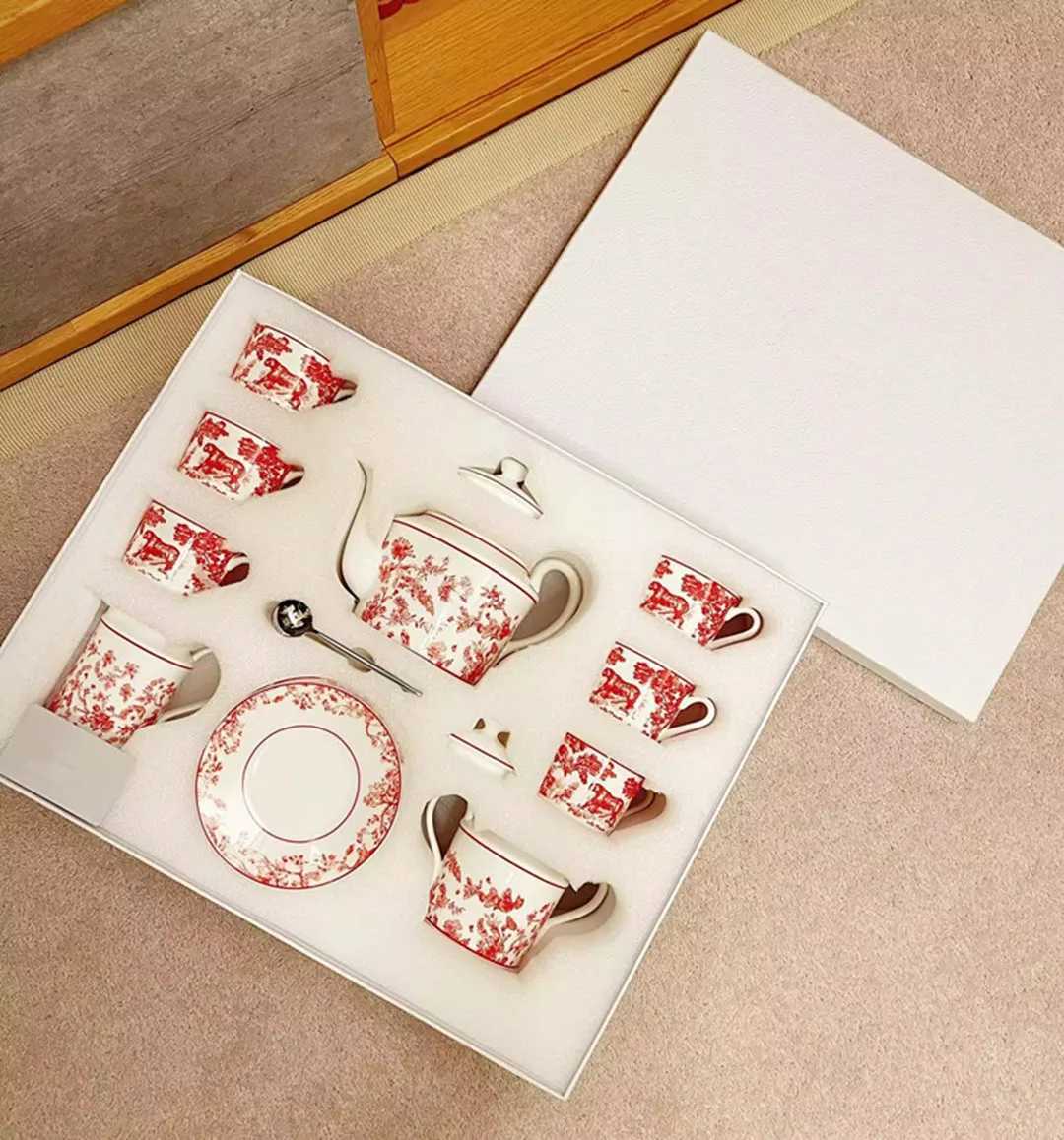 21 European tea sets coffee cup and plate sets red bone china coffee cup sets British afternoon tea set dessert plates W241210 Z251111 K260225-image-1095427457