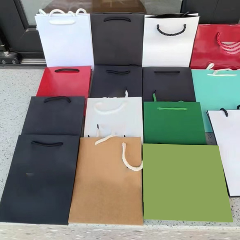 Sacs en papier de créateurs de marque sacs à provisions pour les échantillons de cosmétiques Perfume de rouge à lèvres en gros 0ap1