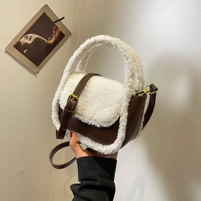 Plush handbag autumn and winter new style fashionable matching cute cashmere shoulder simple casual womens cross body bag Z241210