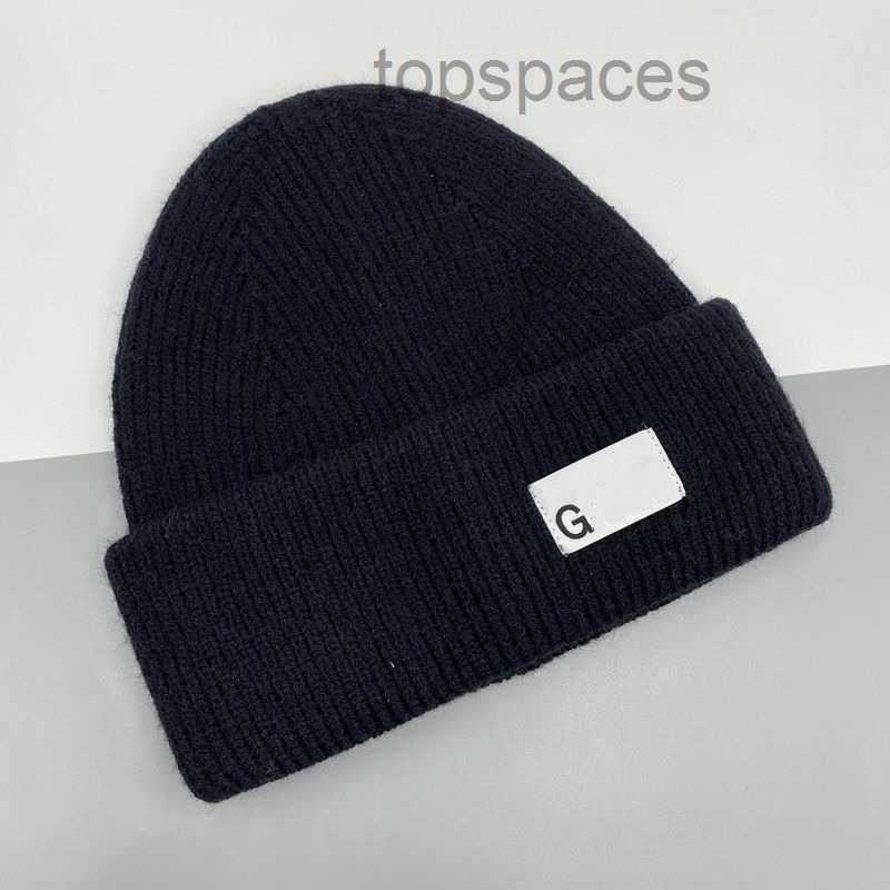 Designer Skull Cap Designer beanie luxury beanie hat temperament versatile beanie Alphabet design knitted hat warm letter design hat Christmas gift