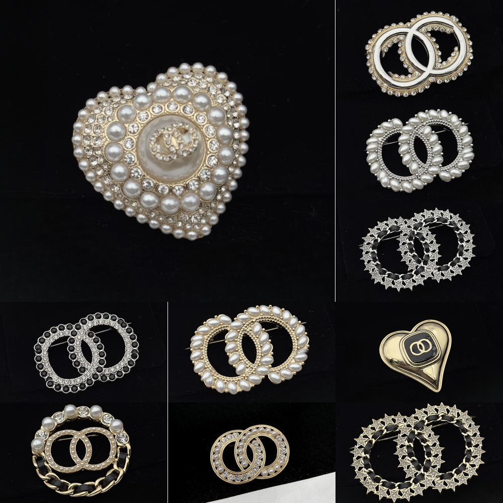 Designer Pearl Brooches Mens Womens Brand Pendant classics Brooche Sweater Suit Brought Pin Clothing Jewelry Accessories Gift
