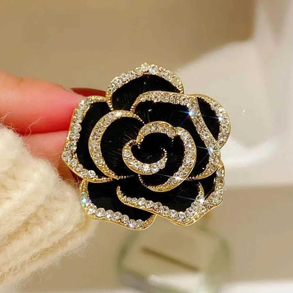 Pins Brooches Luxury enamel camellia brooch womens black red and white flower boutique lapel pin jewelry party daily jewelry gift H241213-image-1037670854