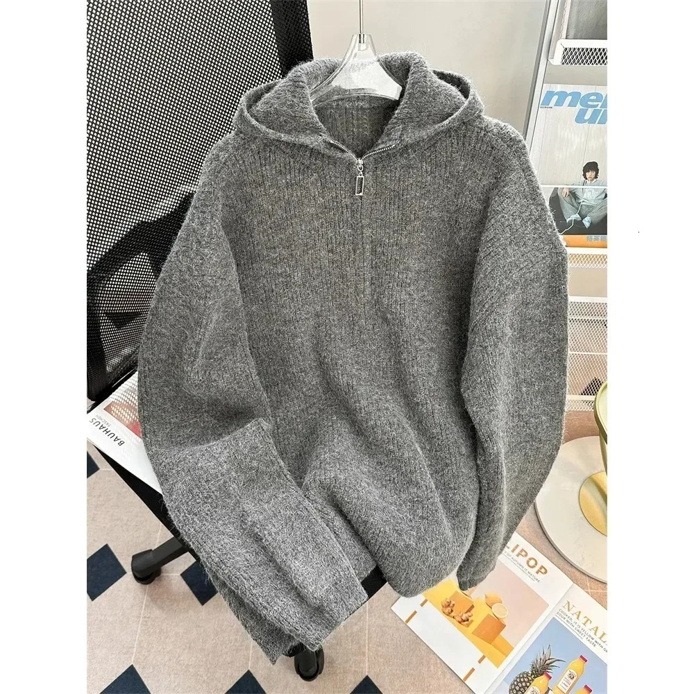 High Sense Half Zipper Idle Sle Hood Pullover Sweater Mens Autumn and Winter Casual Loose Couple Knit Outerwear 241213Z
