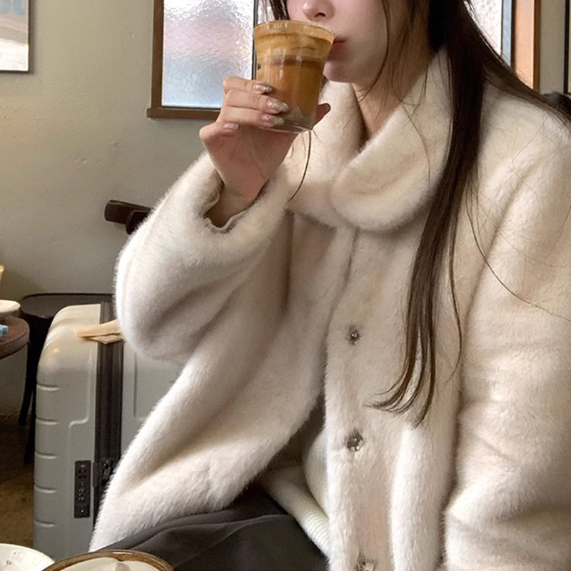 D6120 Women's winter fur coat with lapel and warm plush coat, elegant and casual