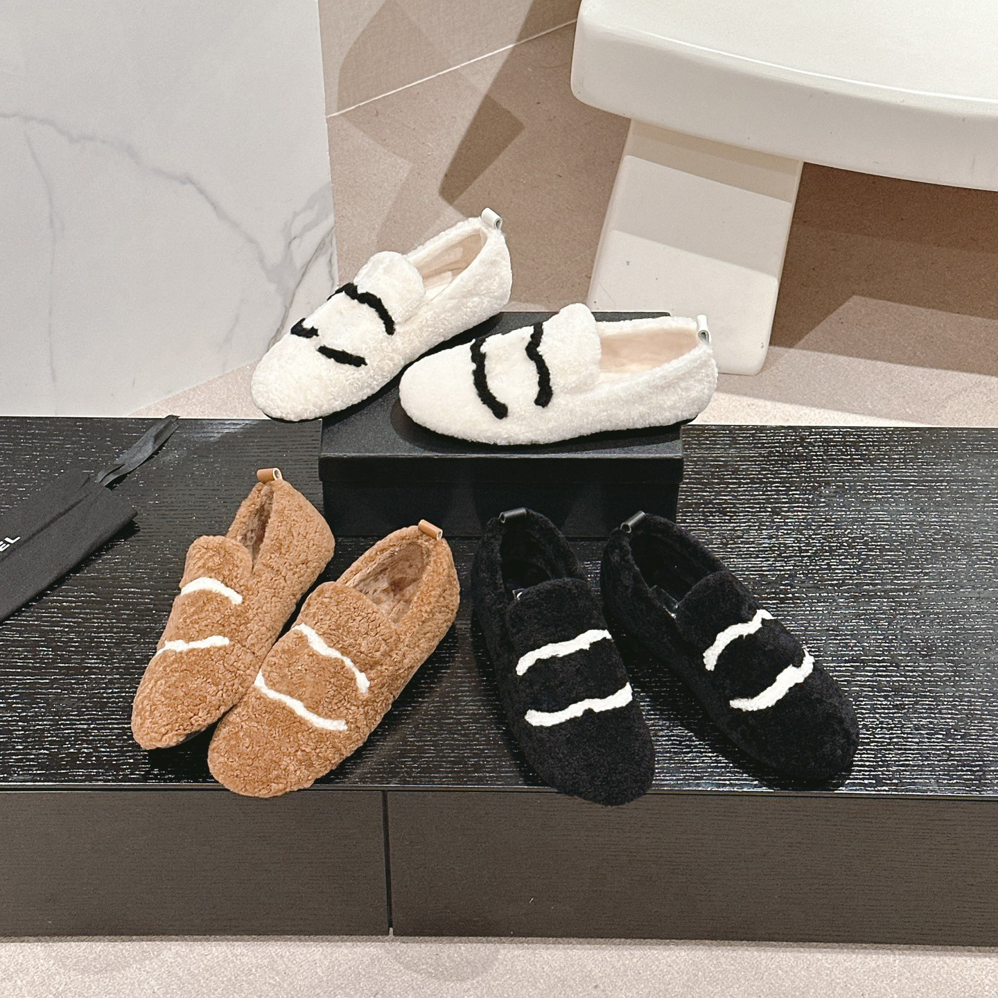 Femmes de qualité supérieure Pumps Pumps Muis de fourrure Femmes Slip sur chaussures pour femmes Harajuku Round Toe Femme Flats Barefoot Chaussur