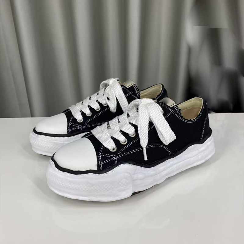 Sneakers Designer chaussures plates unisexe toile cuir à lacets bout façonné femme luxe semelle caoutchouc chaussure de créateur
